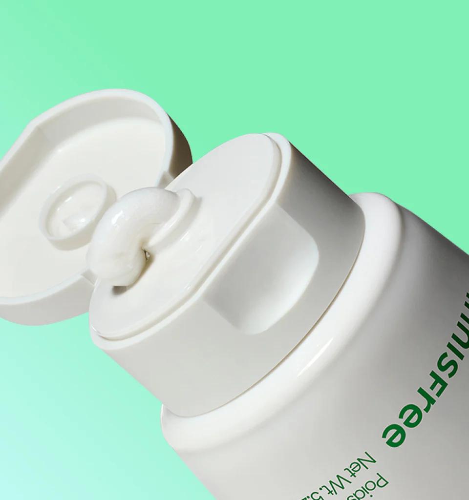 innisfree green tea foam Image 4.jpeg