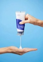 isntree ha gel cream Image 3.jpeg