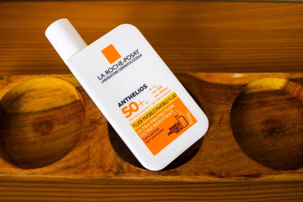 la roche invisible spf Image 3.jpeg