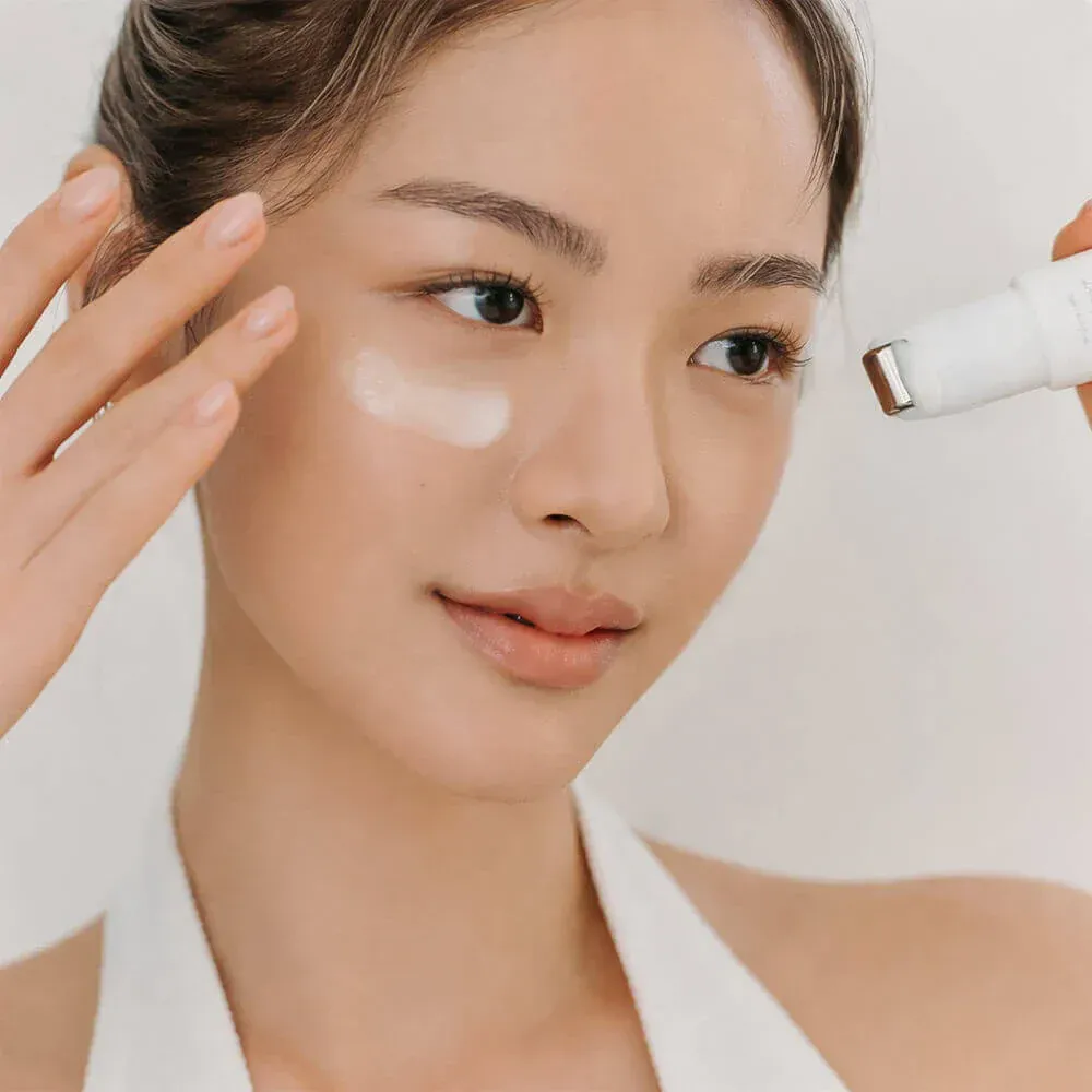 Dr-Althea-Retinol-Flat-Iron-Eye-Roller2-sentisenti.webp
